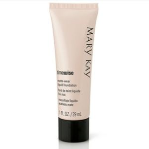 NWOT Mary Kay Time wise matte-wear foundation.